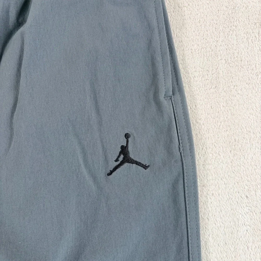 Jordan‎ Flight Essentials Pants in Iron Grey Men Small Elastic Waist NWT $100